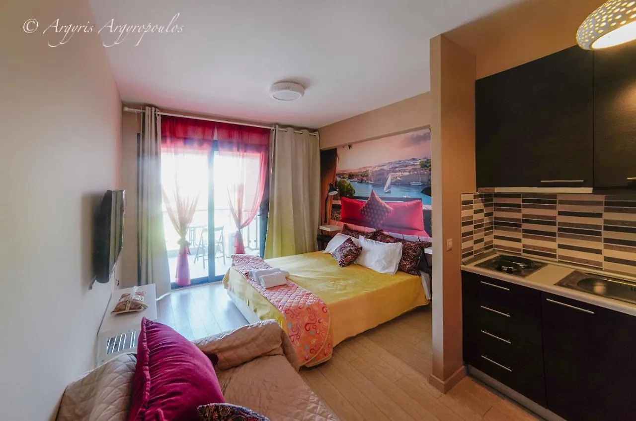 Aslanis Luxury Suites -Theme Studio Anatoli